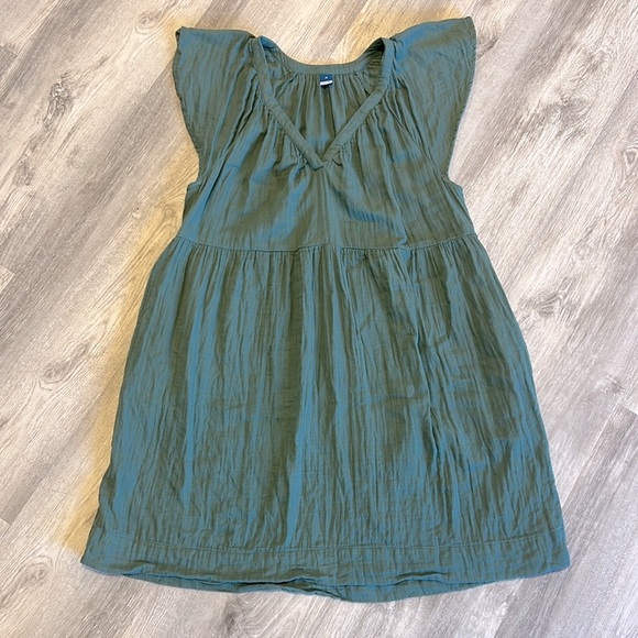 Boho Chic Olive Green Flutter Sleeve Babydoll Dress | 100% Cotton Tiered V-Neck - Picture 2 of 7